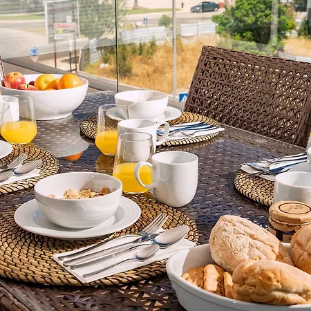 Marina View 2 With Pool By Homing Apartmán