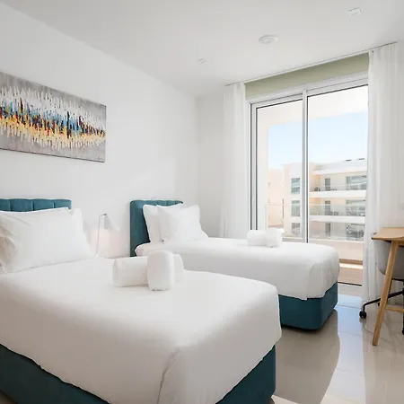 Marina View 2 With Pool By Homing Lagos