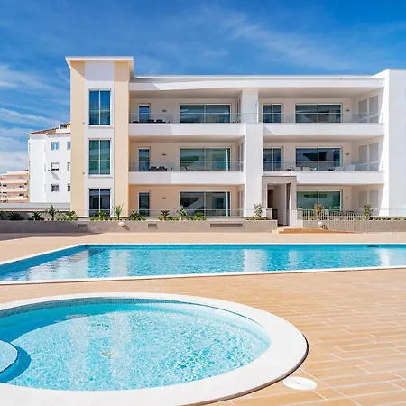 Apartment Marina View 2 With Pool By Homing Lagos