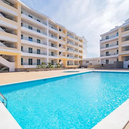 Marina View 2 With Pool By Homing Lagos