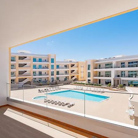 Marina View 2 With Pool By Homing Апартаменты *